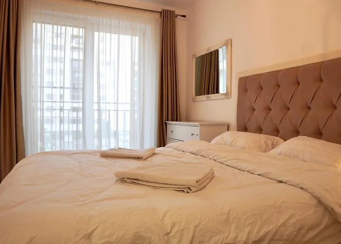 아파트 Coresi Zaharia Stancu Luxury 2